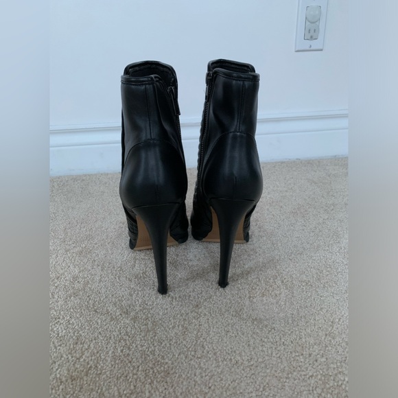 BRAND NEW Forever 21 Quilted Faux Leather Stiletto Heel Boots Black - Picture 5 of 5